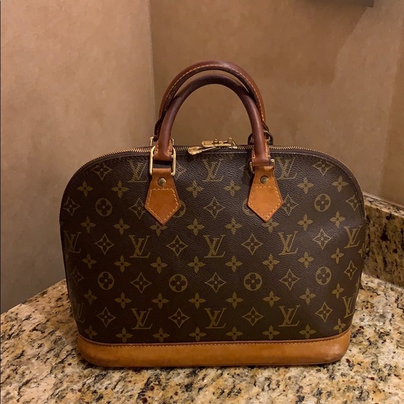 Louis Vuitton Handbags - ⚡️FLASH SALE⚡️🤎💋Auth Louis Vuitton Alma PM 👜🤎